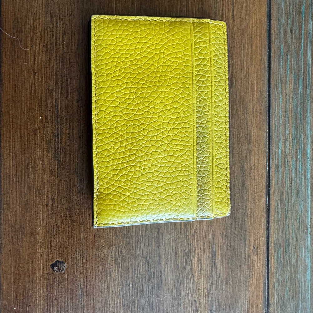 Michael Kors Bright Gold Card Holder - Picture 3 of 3